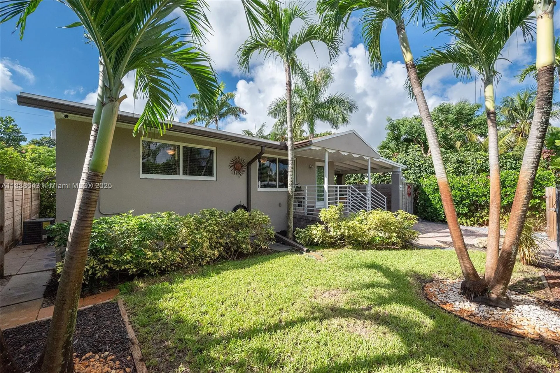 824 NE 17th Court Fort Lauderdale FL 33305