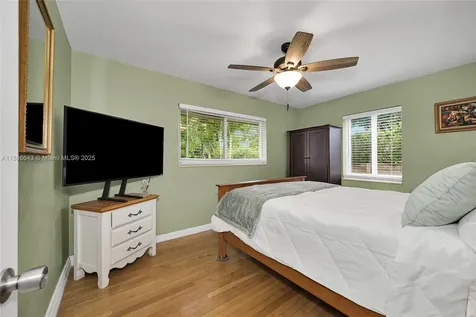 824 NE 17th Court Fort Lauderdale FL 33305