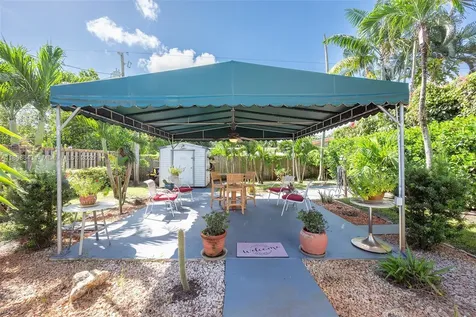 824 NE 17th Court Fort Lauderdale FL 33305