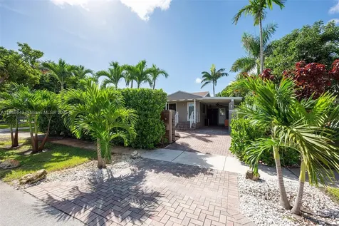 824 NE 17th Court Fort Lauderdale FL 33305