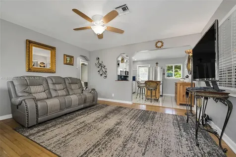 824 NE 17th Court Fort Lauderdale FL 33305