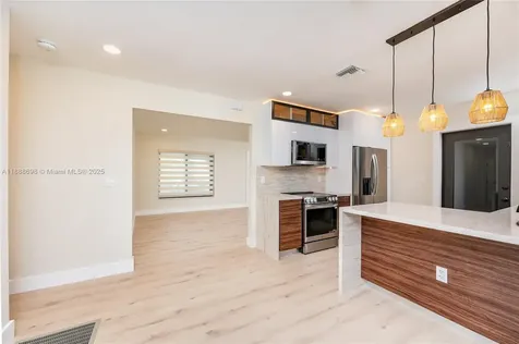 625 Miller Drive Miami Springs FL 33166