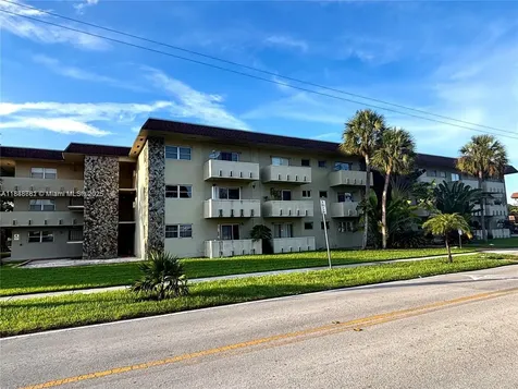 7505 SW 82nd Street Miami FL 33143