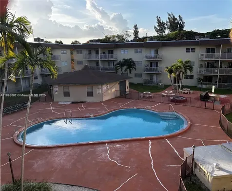 7505 SW 82nd Street Miami FL 33143