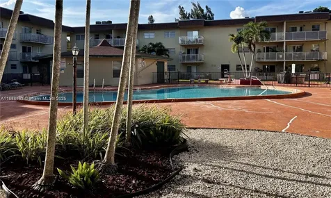 7505 SW 82nd Street Miami FL 33143