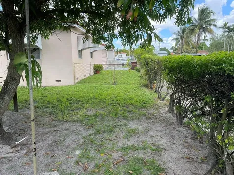 265 W 55th Street Hialeah FL 33012