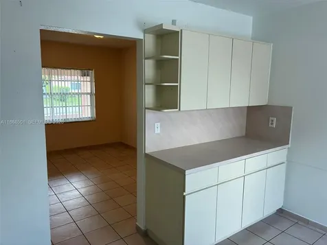 265 W 55th Street Hialeah FL 33012