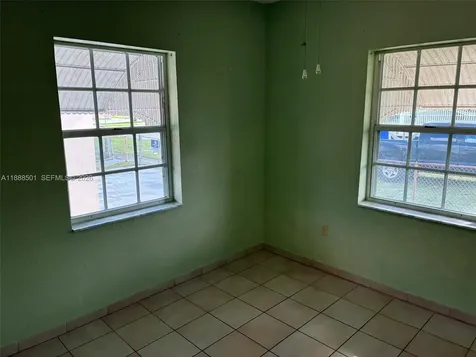 265 W 55th Street Hialeah FL 33012