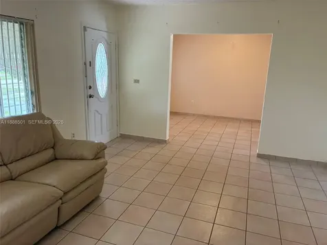 265 W 55th Street Hialeah FL 33012