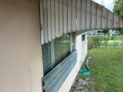 265 W 55th Street Hialeah FL 33012