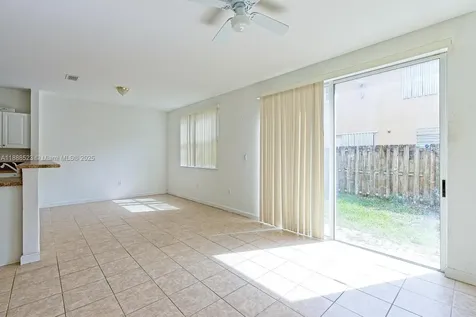 1015 NE 41st Place Homestead FL 33033