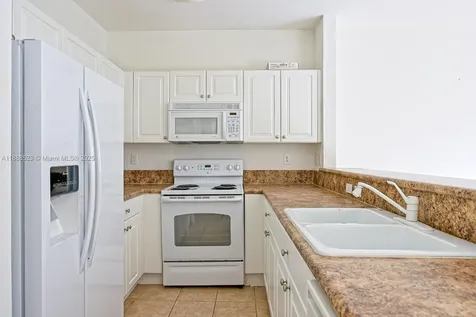 1015 NE 41st Place Homestead FL 33033