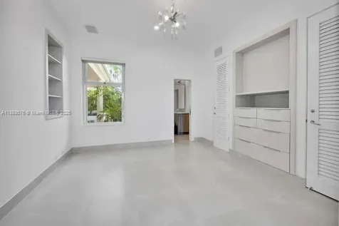 621 N Mashta Drive Key Biscayne FL 33149