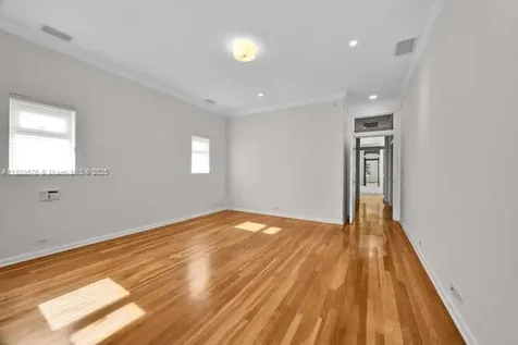 621 N Mashta Drive Key Biscayne FL 33149