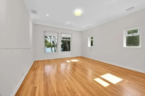621 N Mashta Drive Key Biscayne FL 33149