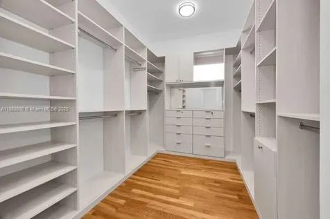 621 N Mashta Drive Key Biscayne FL 33149