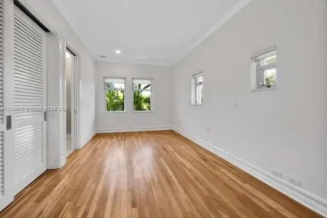 621 N Mashta Drive Key Biscayne FL 33149
