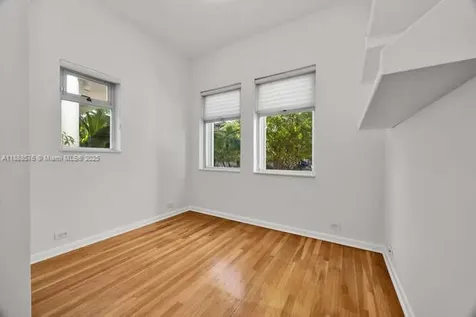 621 N Mashta Drive Key Biscayne FL 33149