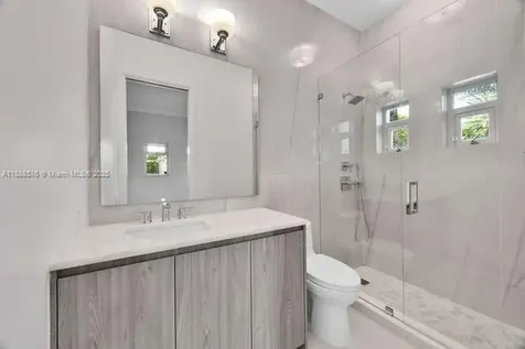 621 N Mashta Drive Key Biscayne FL 33149