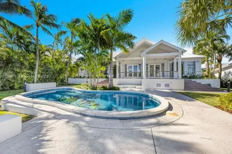 621 N Mashta Drive Key Biscayne FL 33149