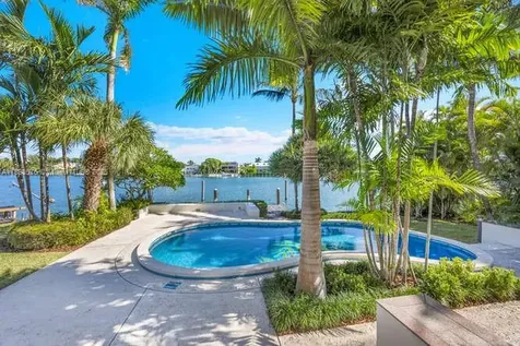 621 N Mashta Drive Key Biscayne FL 33149