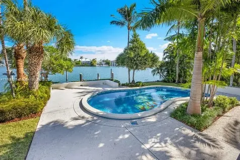 621 N Mashta Drive Key Biscayne FL 33149