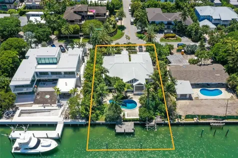 621 N Mashta Drive Key Biscayne FL 33149