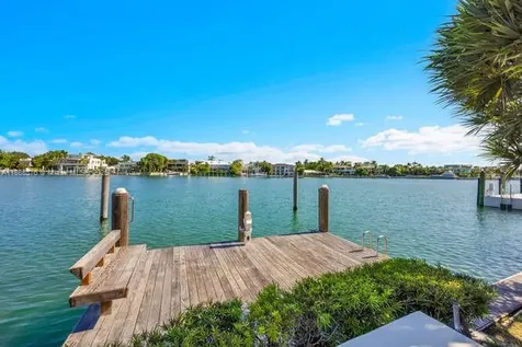 621 N Mashta Drive Key Biscayne FL 33149