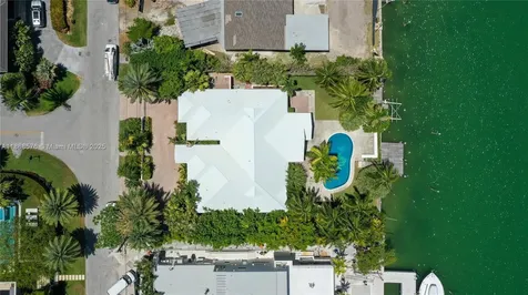 621 N Mashta Drive Key Biscayne FL 33149