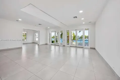 621 N Mashta Drive Key Biscayne FL 33149