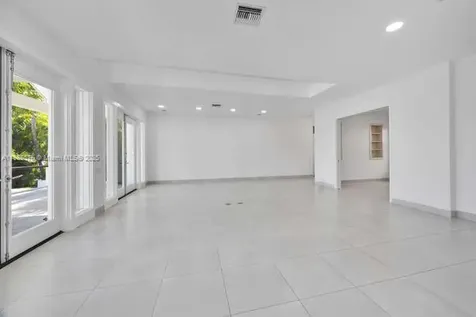621 N Mashta Drive Key Biscayne FL 33149