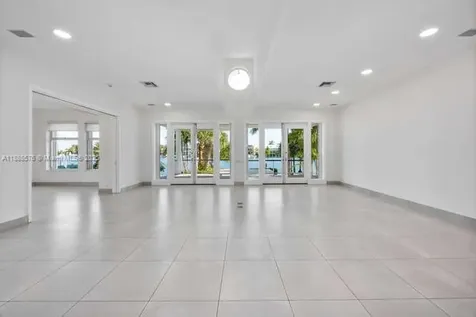 621 N Mashta Drive Key Biscayne FL 33149