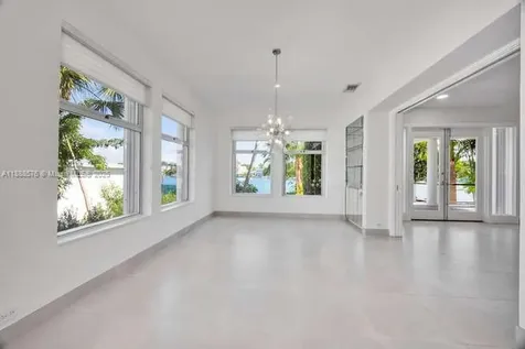621 N Mashta Drive Key Biscayne FL 33149