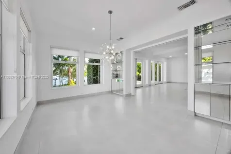 621 N Mashta Drive Key Biscayne FL 33149