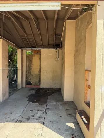 1239 NW 31st Street Miami FL 33142