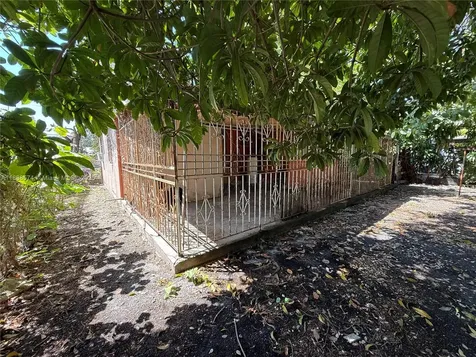 1239 NW 31st Street Miami FL 33142