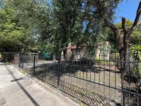1239 NW 31st Street Miami FL 33142