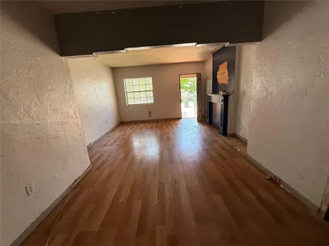 1239 NW 31st Street Miami FL 33142