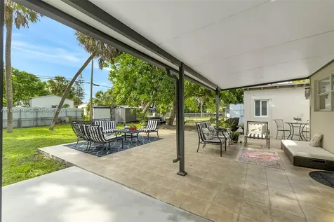 139 SW 21st Way Fort Lauderdale FL 33312