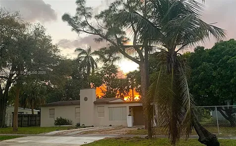 139 SW 21st Way Fort Lauderdale FL 33312