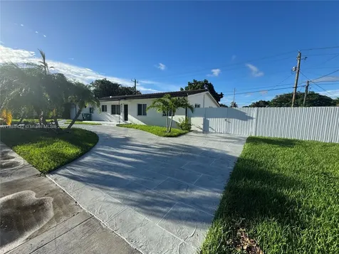 9335 SW 17th Street Miami FL 33165