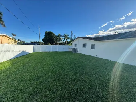 9335 SW 17th Street Miami FL 33165