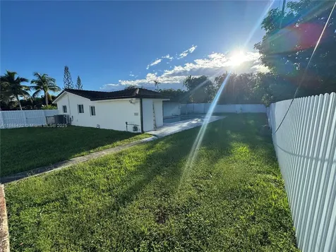 9335 SW 17th Street Miami FL 33165