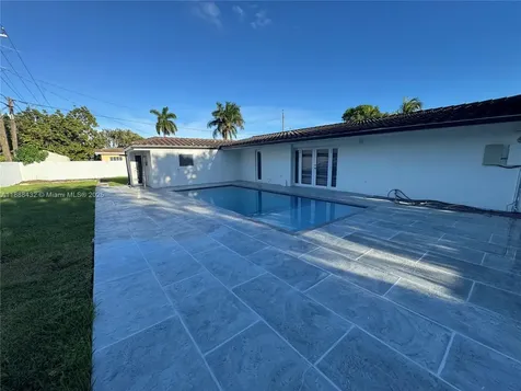 9335 SW 17th Street Miami FL 33165