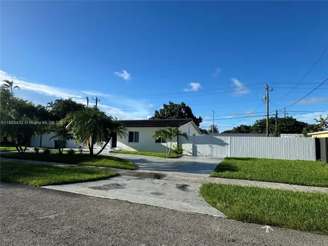 9335 SW 17th Street Miami FL 33165