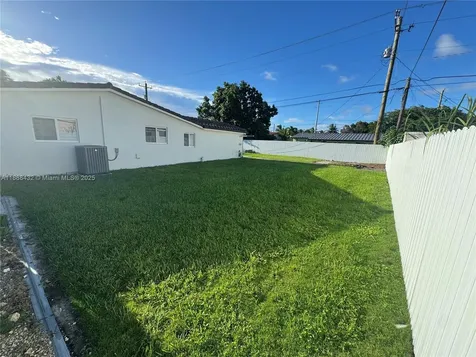 9335 SW 17th Street Miami FL 33165