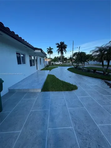9335 SW 17th Street Miami FL 33165