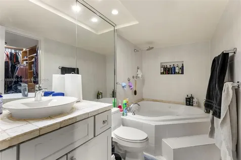 19440 NE 26th Avenue Miami FL 33180