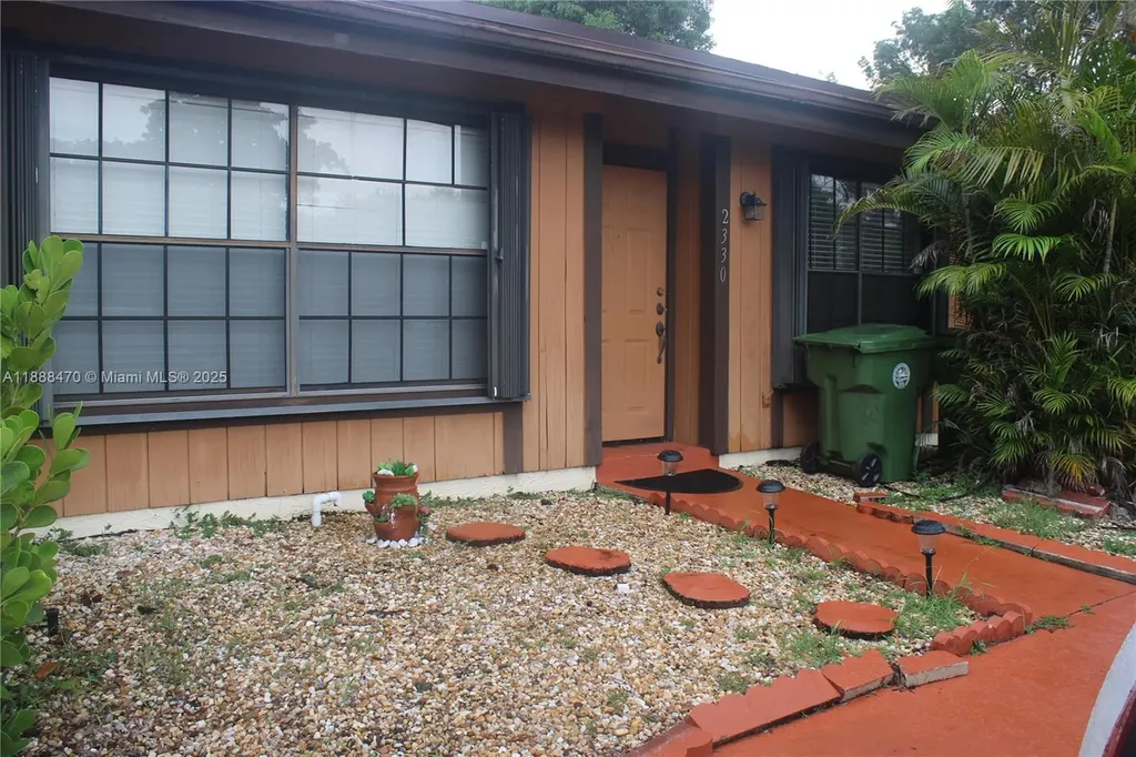 2330 Plum Court Pembroke Pines FL 33026