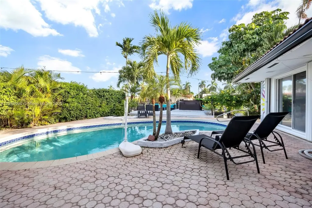 5830 NE 14th Road Fort Lauderdale FL 33334